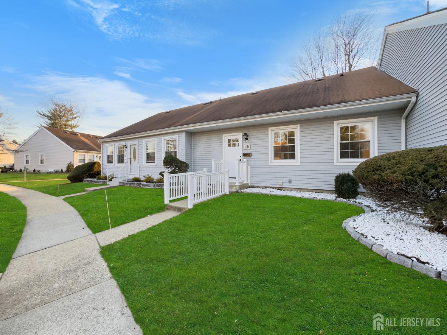 164 Cours De Clemenceau #E, Freehold, New Jersey image 2