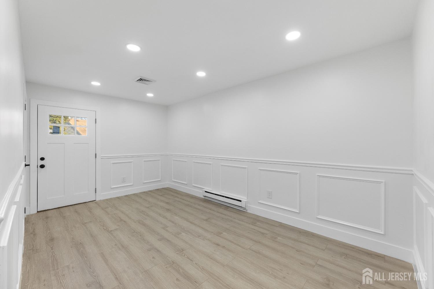 164 Cours De Clemenceau #E, Freehold, New Jersey image 4