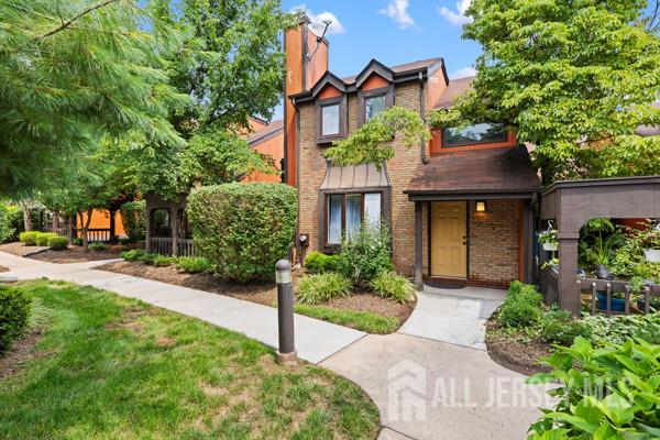 142 RIVERBEND DR, NORTH BRUNSWICK, NJ 08902 - Image ddbdde4f522f40e2c4cec71a14d7e3f5/2904969306