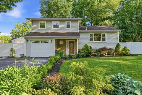 Homes For Sale - 5 Mckinley Street<br/> Middlesex County, Edison, NJ 08820