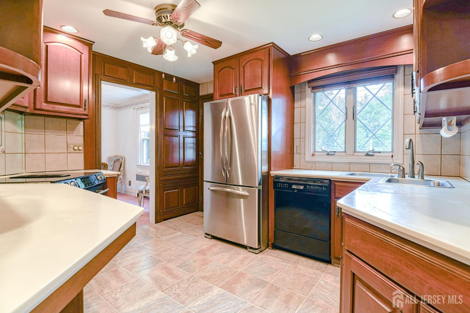 16 Pardun Avenue, Milltown, New Jersey image 6