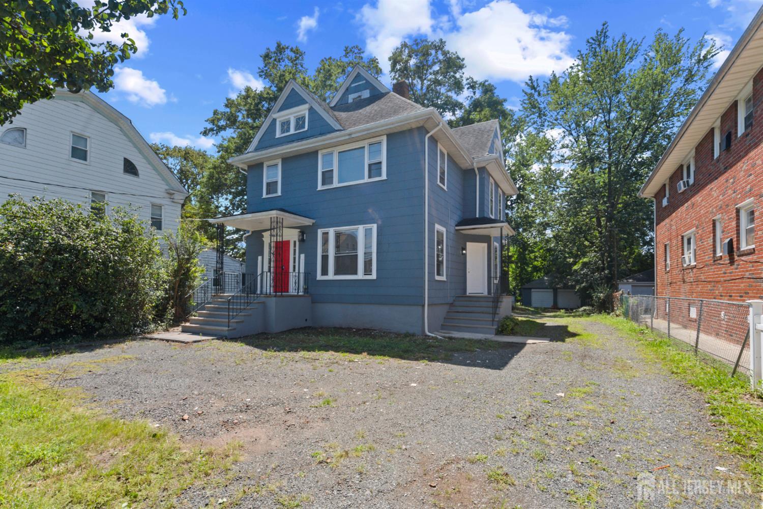 520 w Grand Avenue