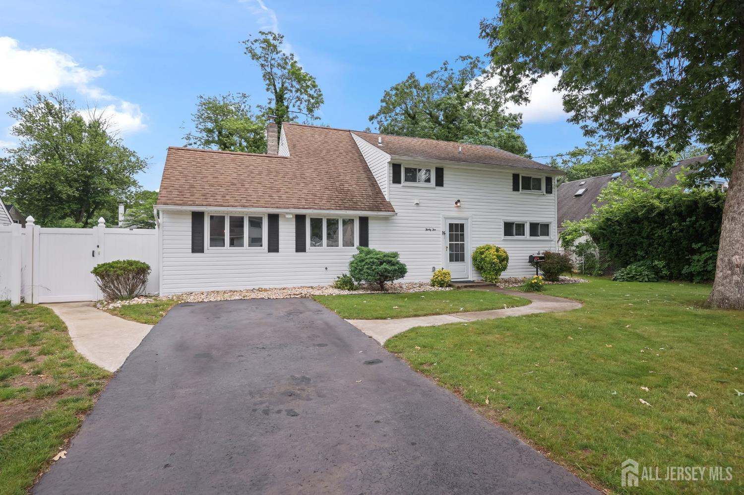 32 Southwood Drive, Old Bridge, New Jersey image 1