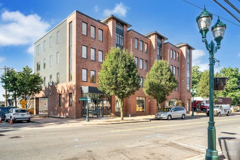 Apartment For Rent - 1037 Amboy Avenue<br/> Edison, NJ 08837