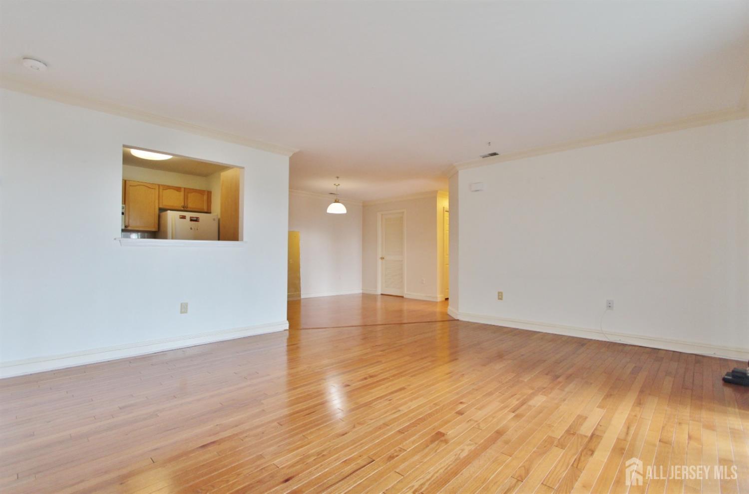 Green Brook, New Jersey 08812, United States, 2 Bedrooms Bedrooms, ,2 BathroomsBathrooms,Residential,Active,174124