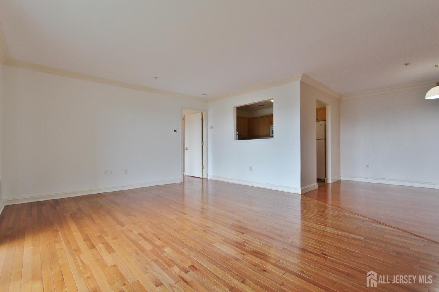 Green Brook, New Jersey 08812, United States, 2 Bedrooms Bedrooms, ,2 BathroomsBathrooms,Residential,Active,174124