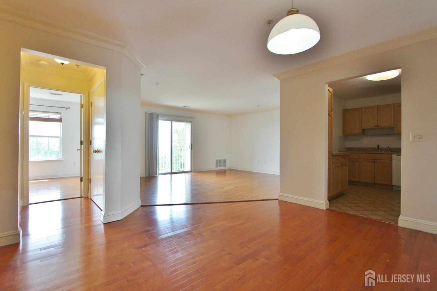 Green Brook, New Jersey 08812, United States, 2 Bedrooms Bedrooms, ,2 BathroomsBathrooms,Residential,Active,174124