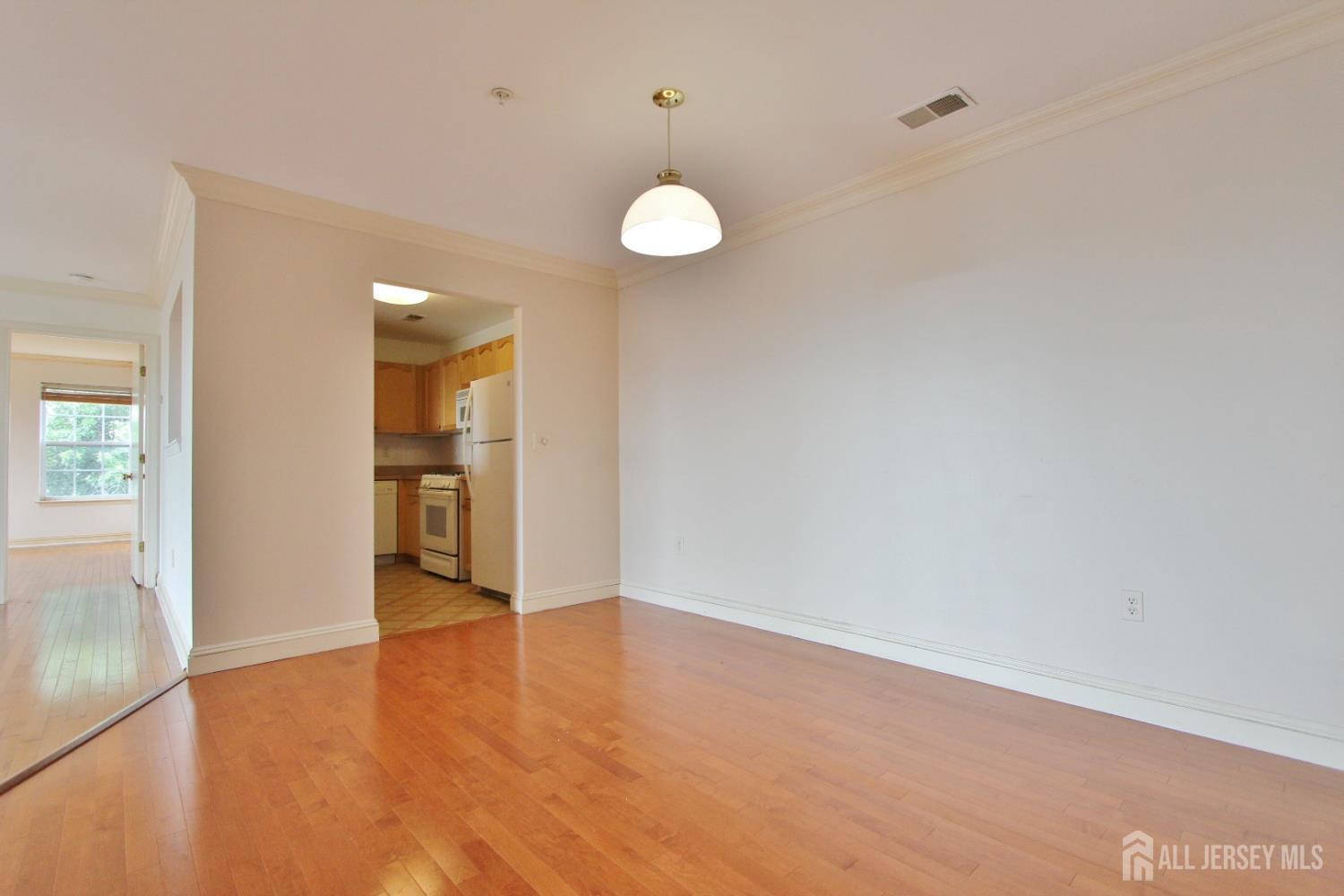 Green Brook, New Jersey 08812, United States, 2 Bedrooms Bedrooms, ,2 BathroomsBathrooms,Residential,Active,174124