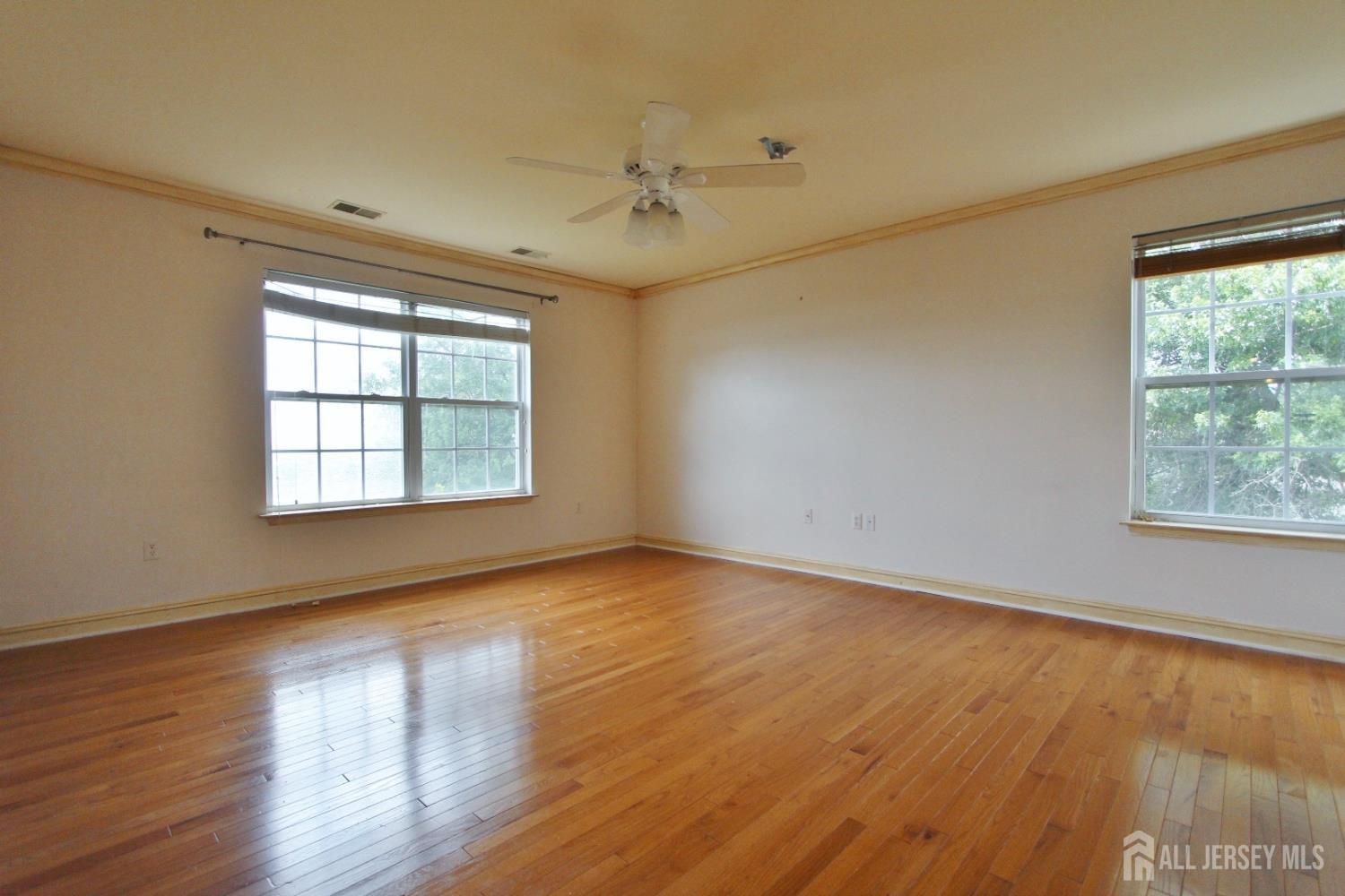 Green Brook, New Jersey 08812, United States, 2 Bedrooms Bedrooms, ,2 BathroomsBathrooms,Residential,Active,174124