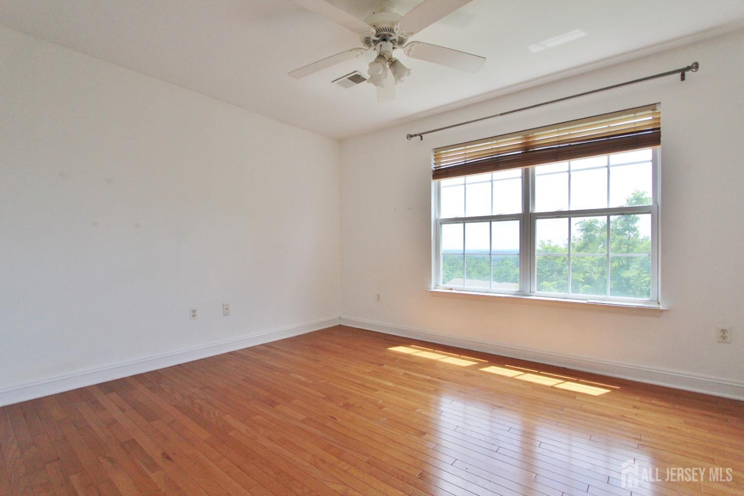 Green Brook, New Jersey 08812, United States, 2 Bedrooms Bedrooms, ,2 BathroomsBathrooms,Residential,Active,174124