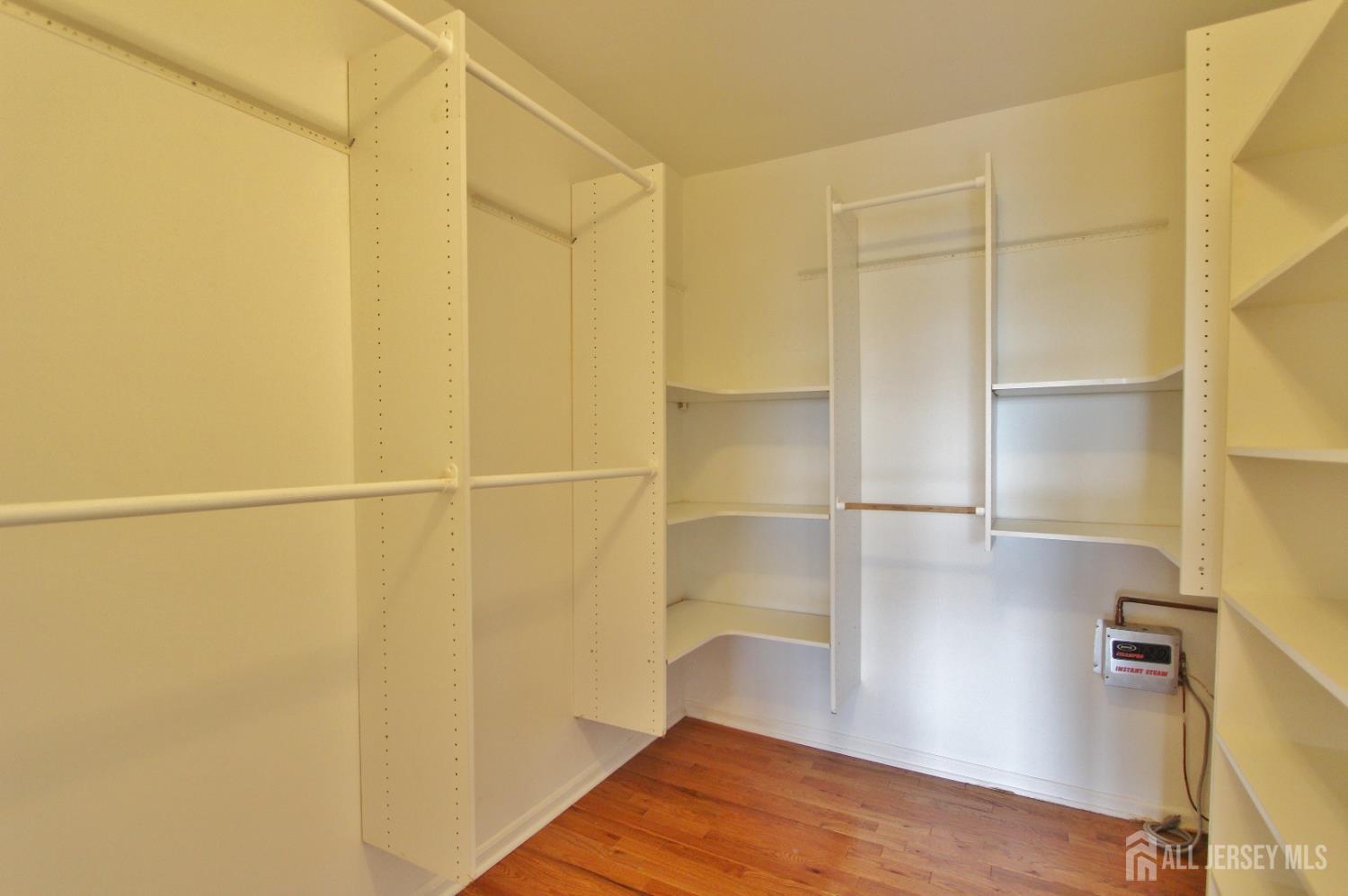 Green Brook, New Jersey 08812, United States, 2 Bedrooms Bedrooms, ,2 BathroomsBathrooms,Residential,Active,174124