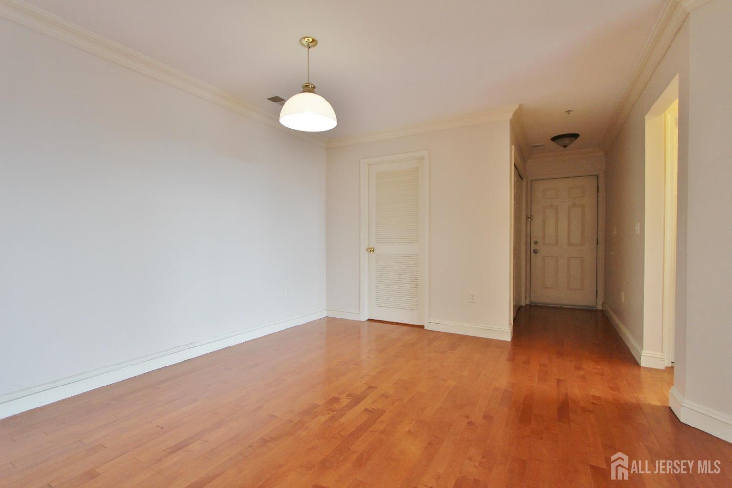 Green Brook, New Jersey 08812, United States, 2 Bedrooms Bedrooms, ,2 BathroomsBathrooms,Residential,Active,174124