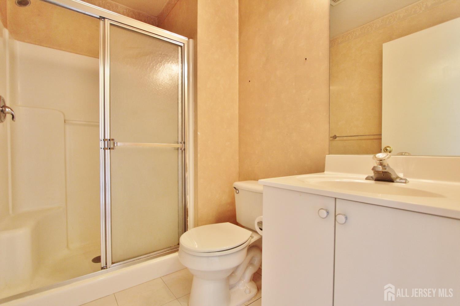 Green Brook, New Jersey 08812, United States, 2 Bedrooms Bedrooms, ,2 BathroomsBathrooms,Residential,Active,174124