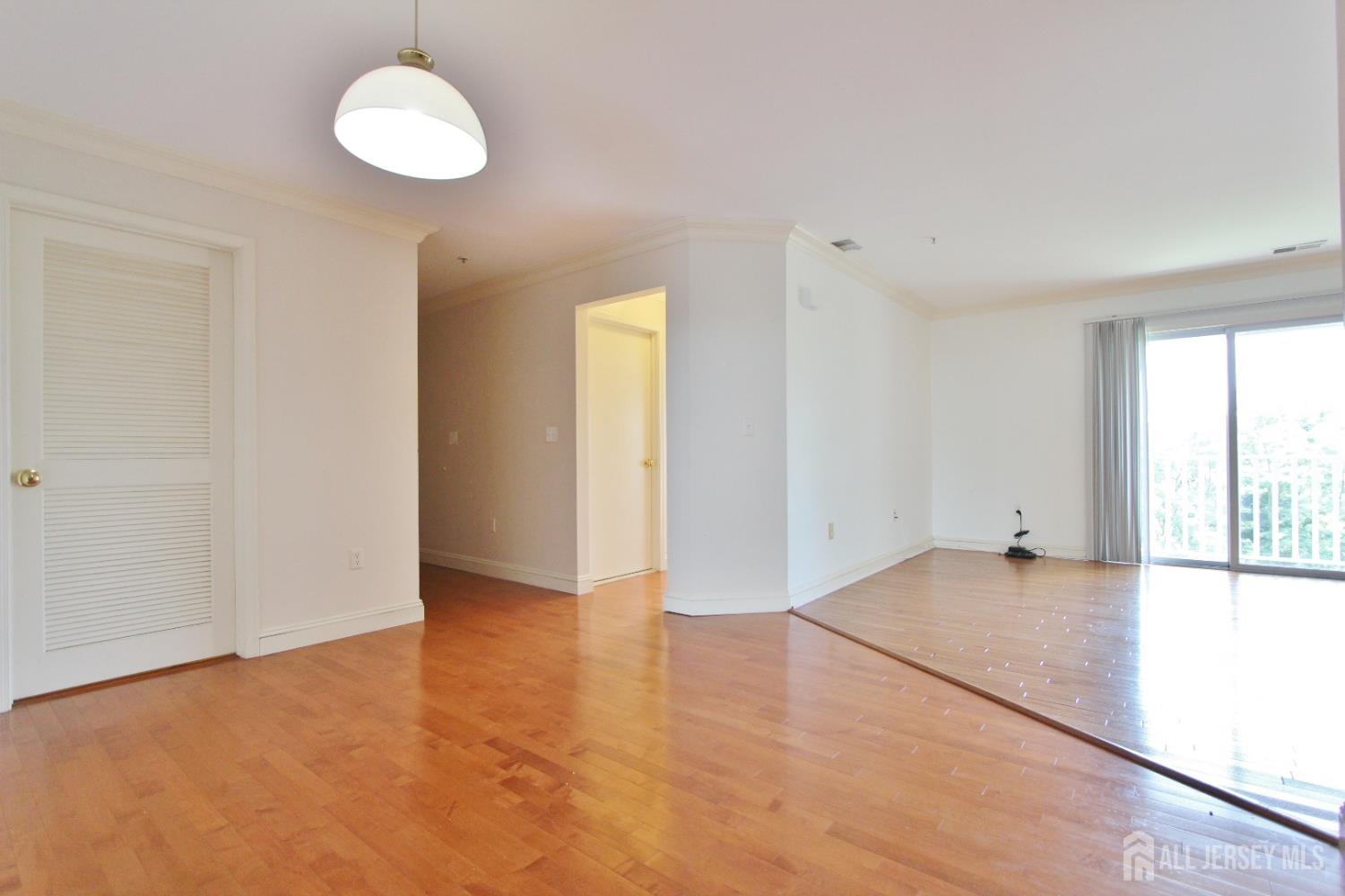 Green Brook, New Jersey 08812, United States, 2 Bedrooms Bedrooms, ,2 BathroomsBathrooms,Residential,Active,174124