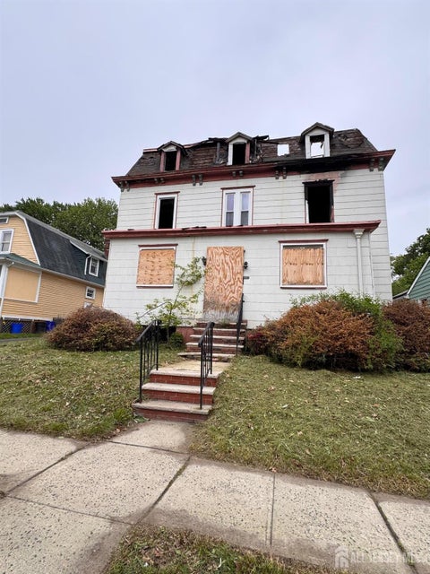 Multifamily For Sale - 17 Westcott Street<br/> East Orange, NJ 07017