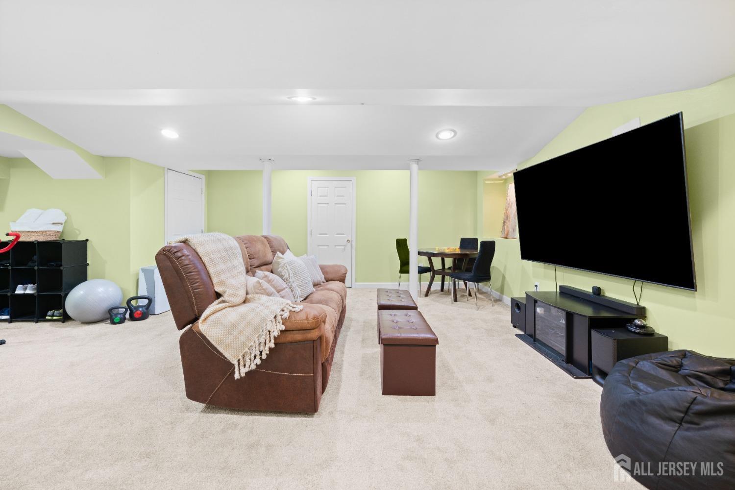 51 E Burgess Drive, Piscataway, New Jersey image 26