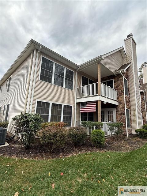 Condo For Sale - 99 Chariot Court #99<br/> Piscataway, NJ 08854