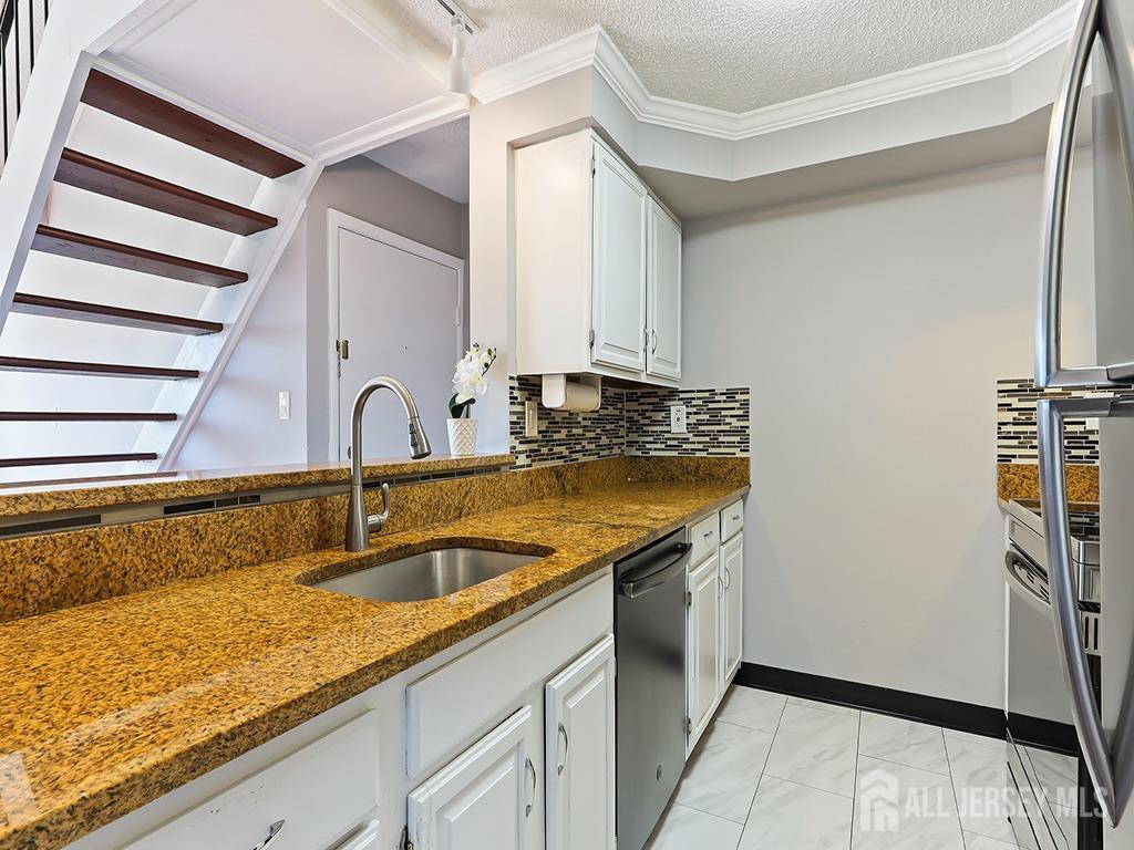 1010 Aspen Drive, Plainsboro, New Jersey image 10