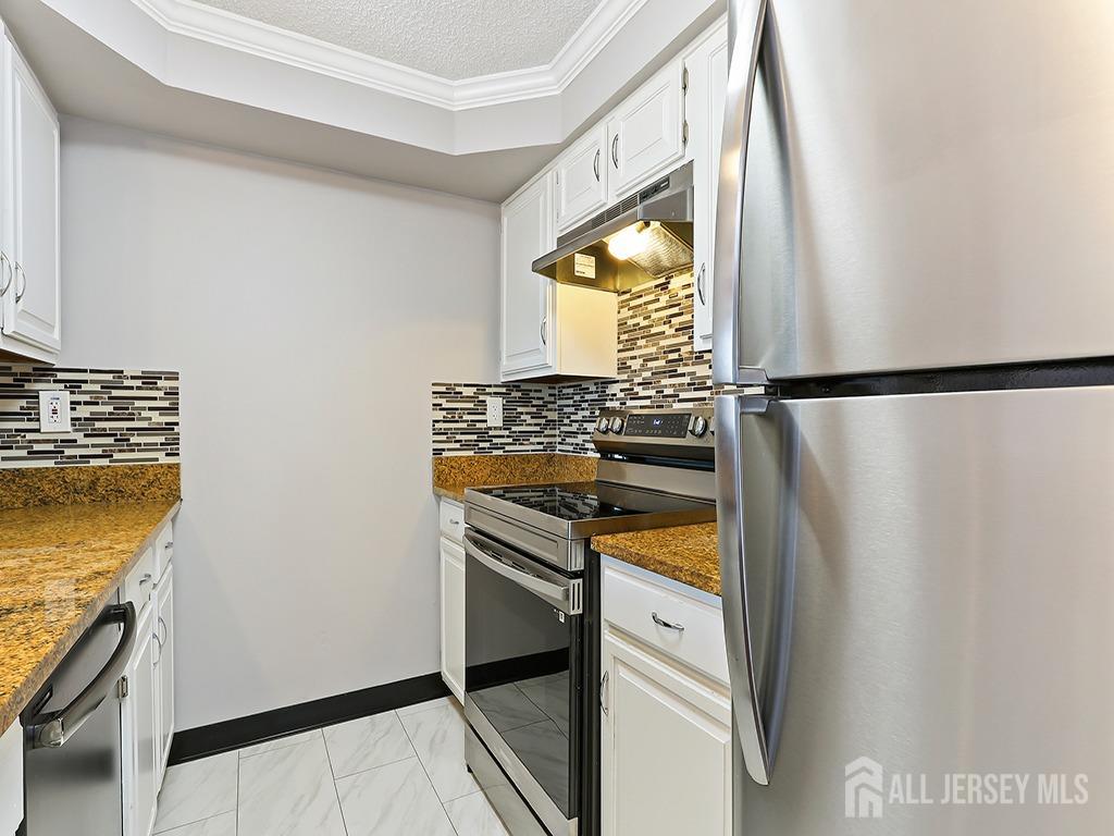 1010 Aspen Drive, Plainsboro, New Jersey image 11