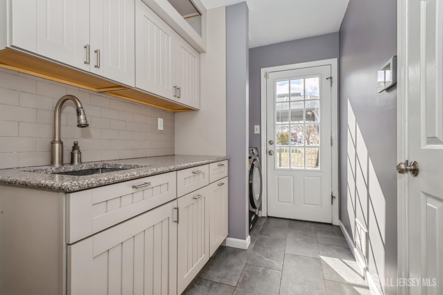 South Brunswick, New Jersey 08824, United States, 4 Bedrooms Bedrooms, ,3 BathroomsBathrooms,Residential,Pending,5217