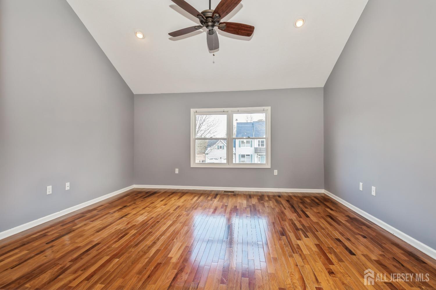 South Brunswick, New Jersey 08824, United States, 4 Bedrooms Bedrooms, ,3 BathroomsBathrooms,Residential,Pending,5217