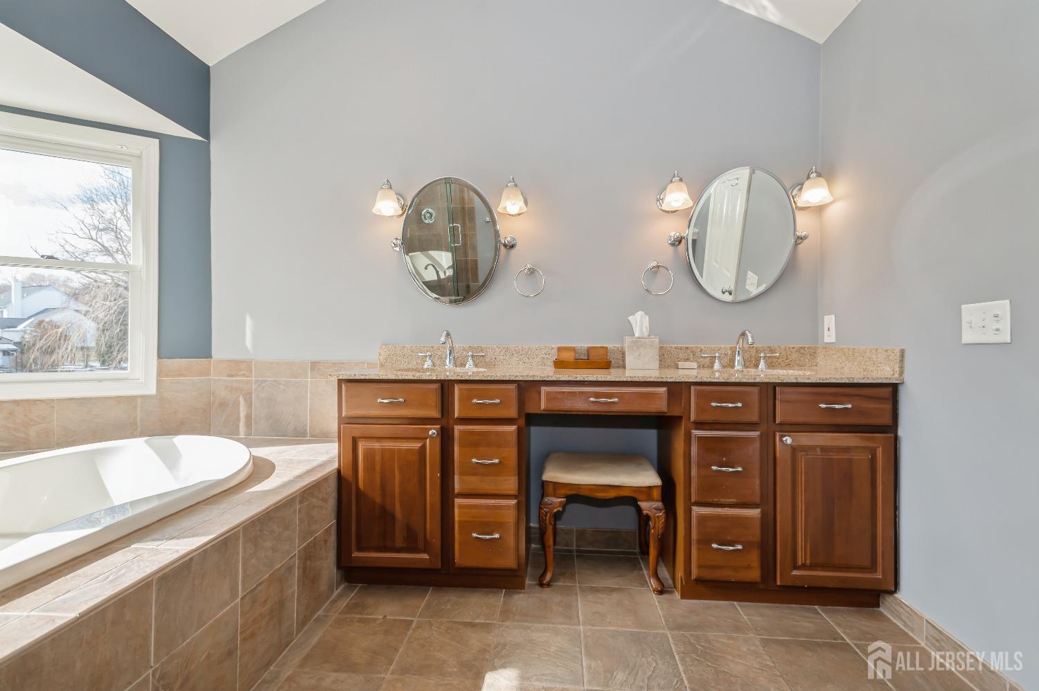 South Brunswick, New Jersey 08824, United States, 4 Bedrooms Bedrooms, ,3 BathroomsBathrooms,Residential,Pending,5217