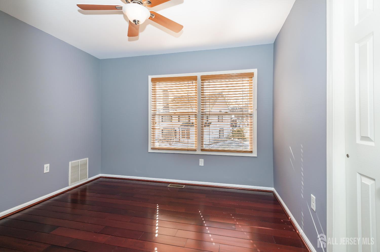 South Brunswick, New Jersey 08824, United States, 4 Bedrooms Bedrooms, ,3 BathroomsBathrooms,Residential,Pending,5217