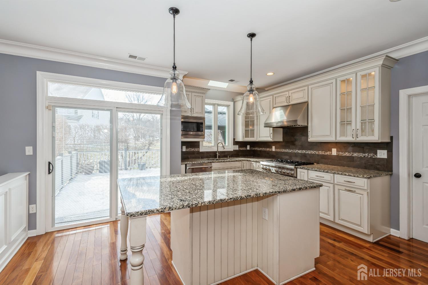 South Brunswick, New Jersey 08824, United States, 4 Bedrooms Bedrooms, ,3 BathroomsBathrooms,Residential,Pending,5217