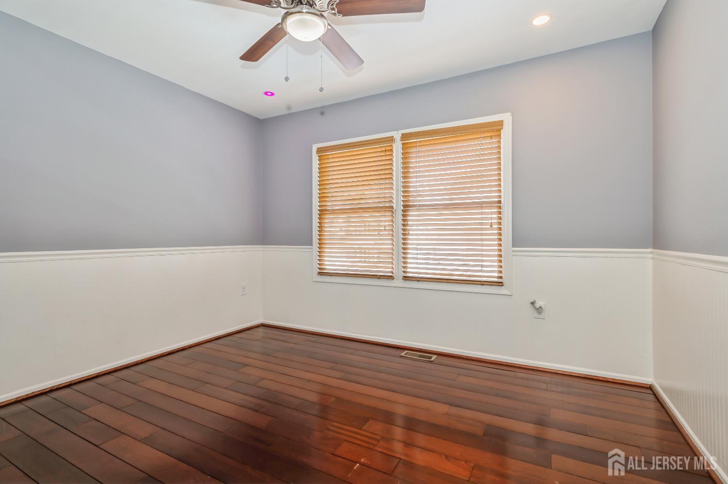 South Brunswick, New Jersey 08824, United States, 4 Bedrooms Bedrooms, ,3 BathroomsBathrooms,Residential,Pending,5217