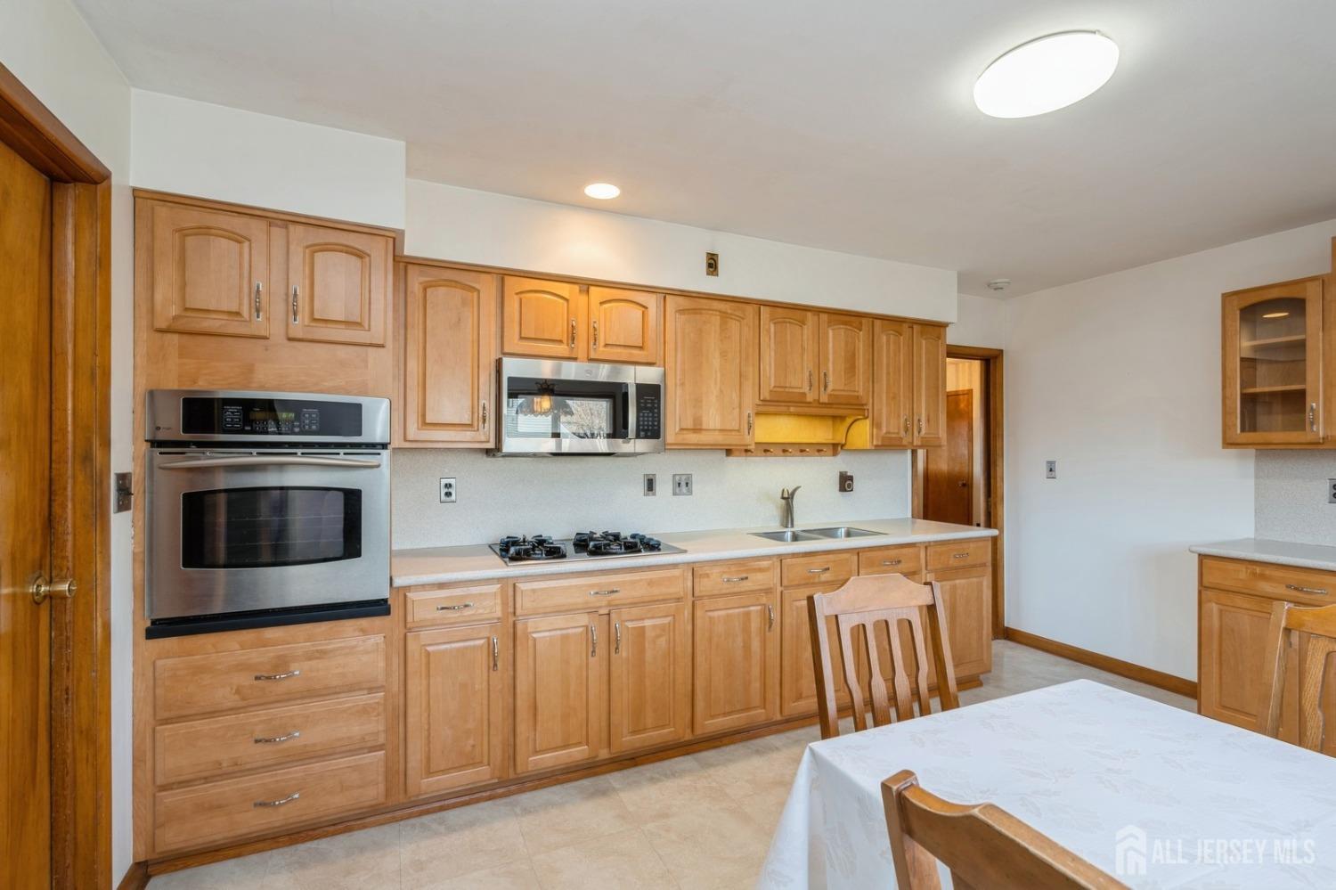 93 Conover Place, Middlesex, New Jersey image 19