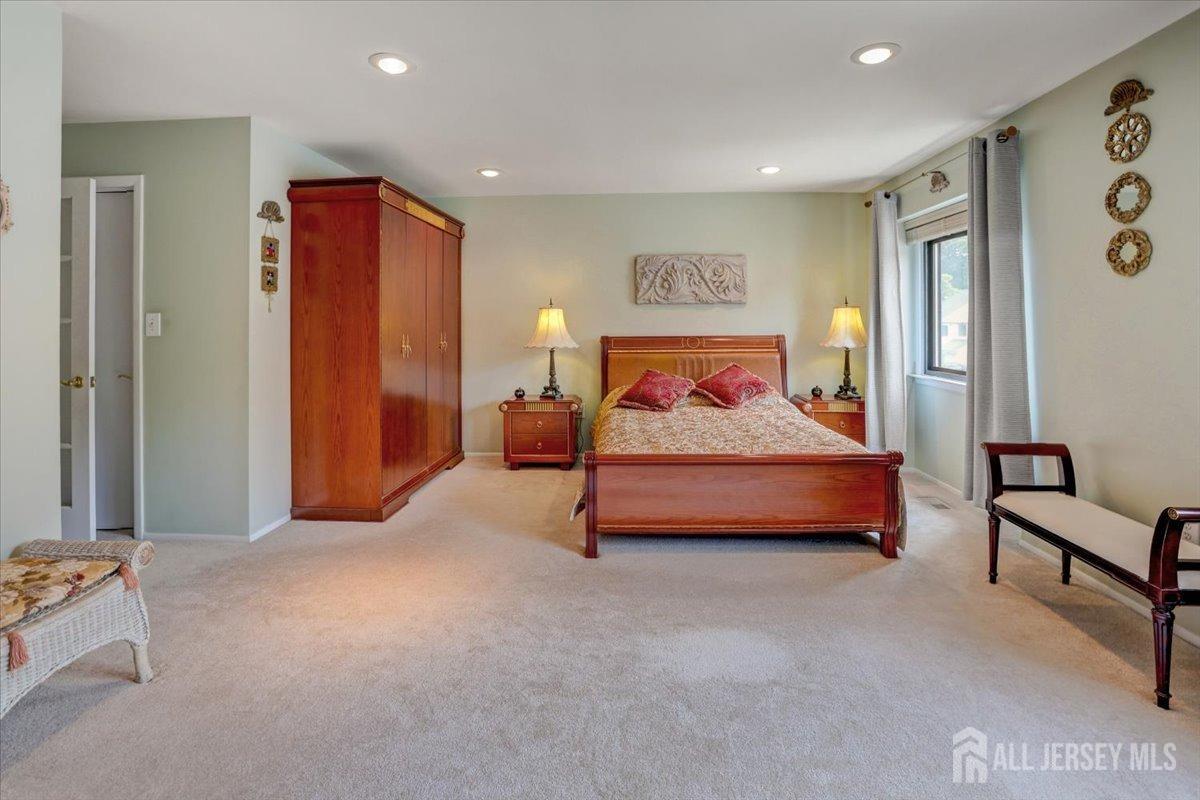 44 Lexington Circle, Old Bridge, New Jersey image 19