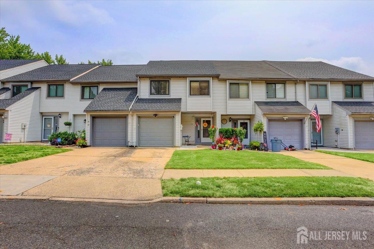 44 Lexington Circle, Old Bridge, New Jersey image 1