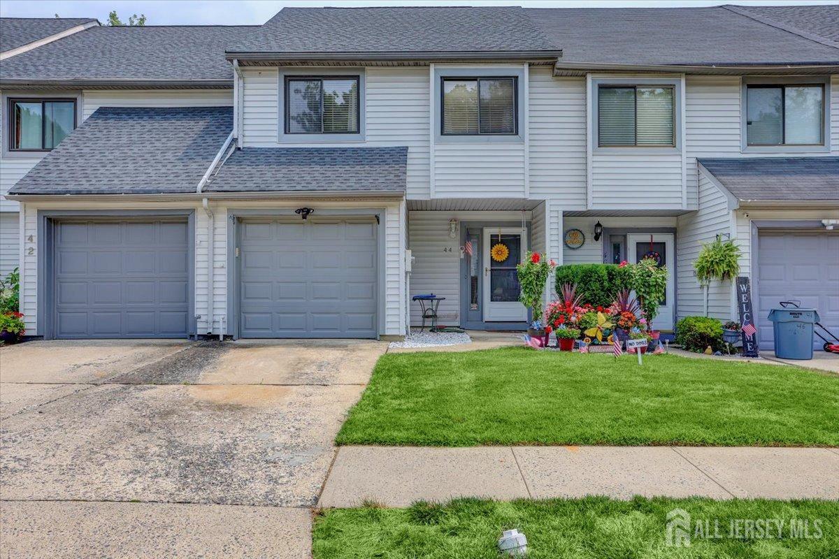44 Lexington Circle, Old Bridge, New Jersey image 2