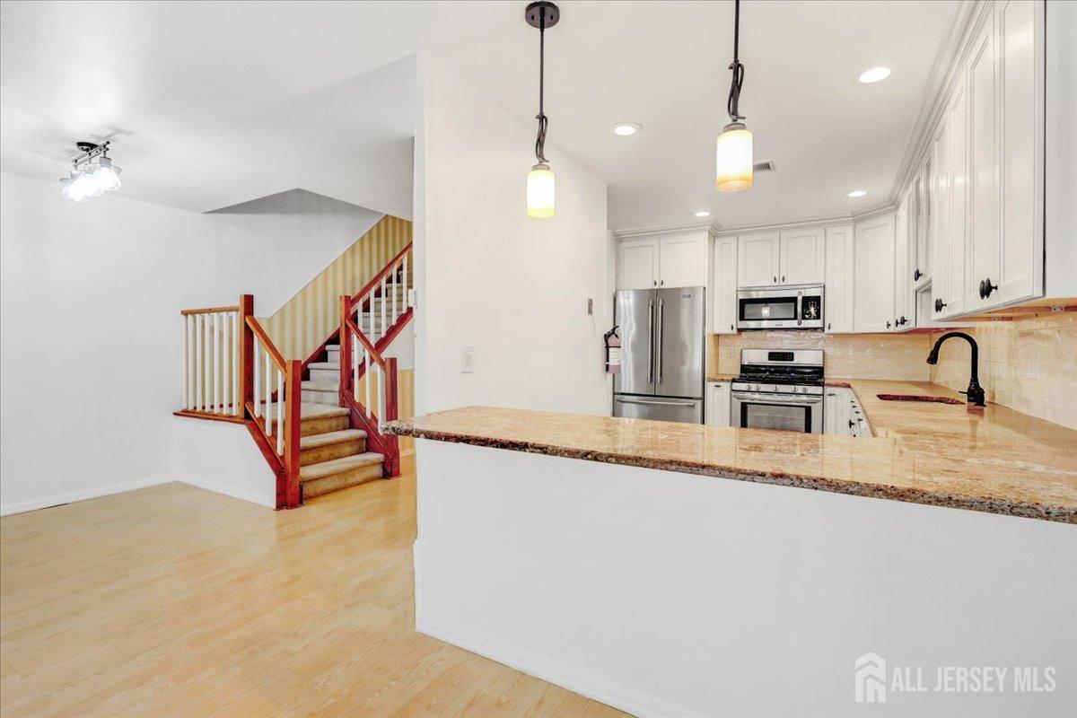 44 Lexington Circle, Old Bridge, New Jersey image 9