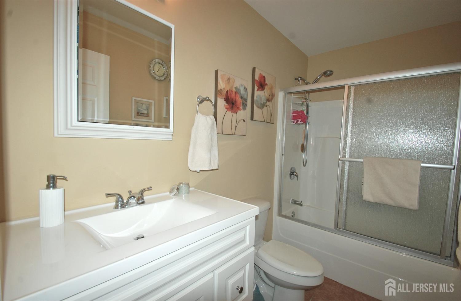 711 Edmunds Avenue, Union Beach, New Jersey image 40
