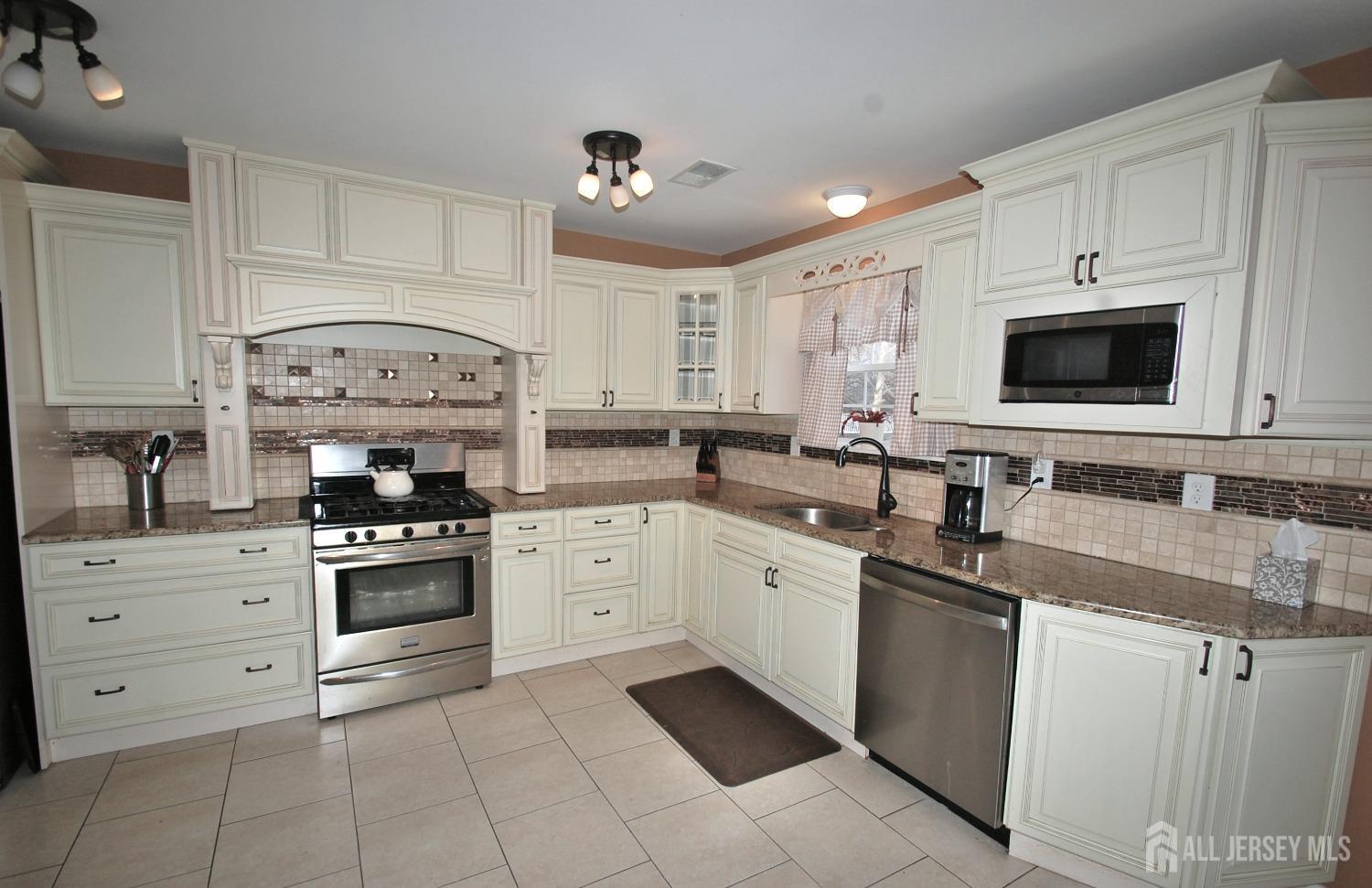 711 Edmunds Avenue, Union Beach, New Jersey image 8