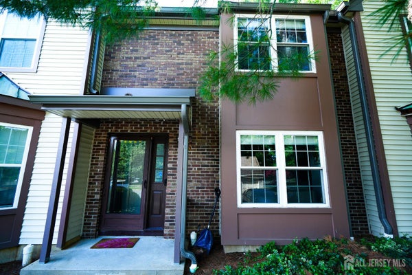 1702 OAK CT, MONMOUTH JUNCTION, NJ 08852 - Image e18bcef8665ed28fbbe660e386f2442e/2396869472