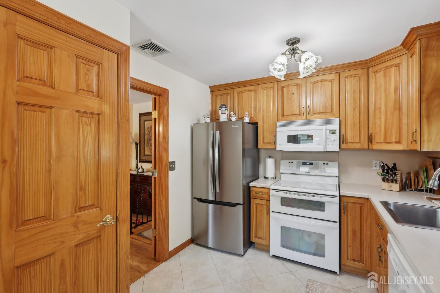 11 Beechwood Avenue, Metuchen, New Jersey image 13