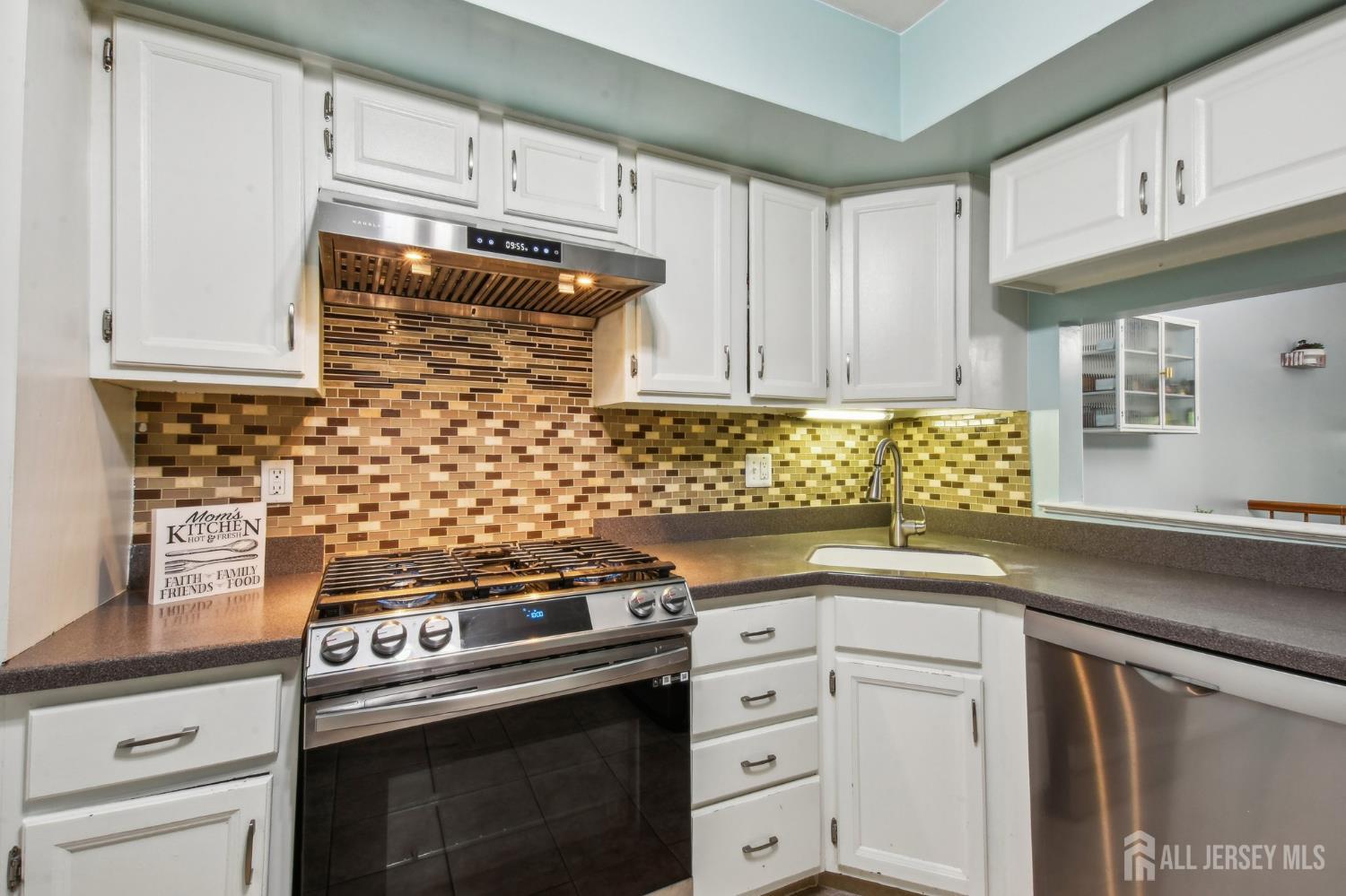25 Manor Drive, Hillsborough, New Jersey image 11