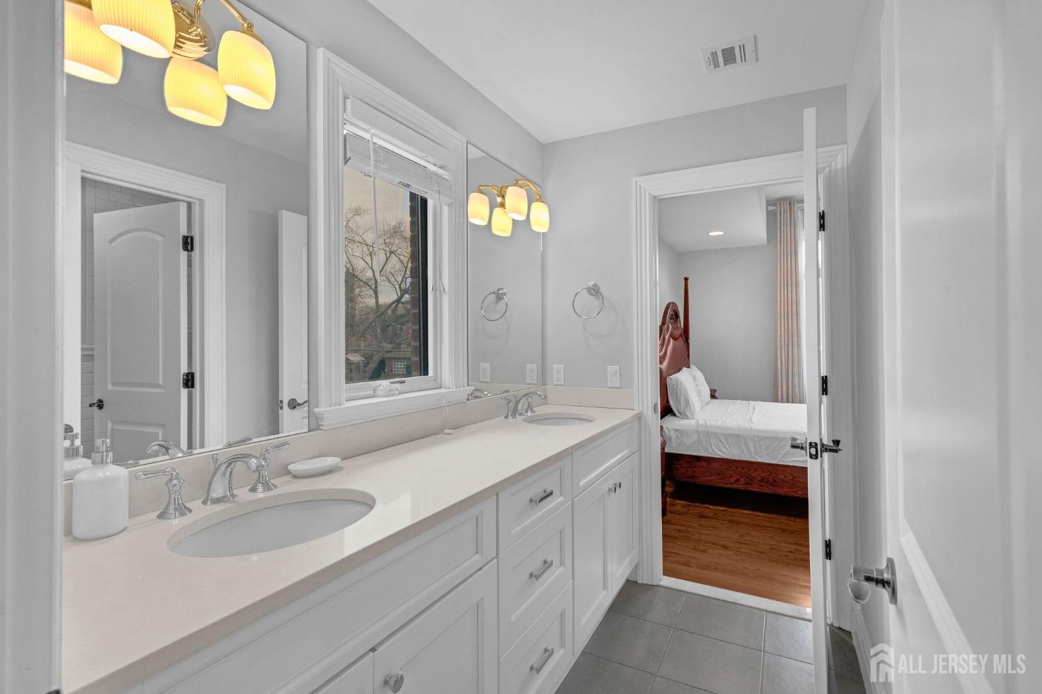 1355 NE Abbott Boulevard, Fort Lee, New Jersey image 35