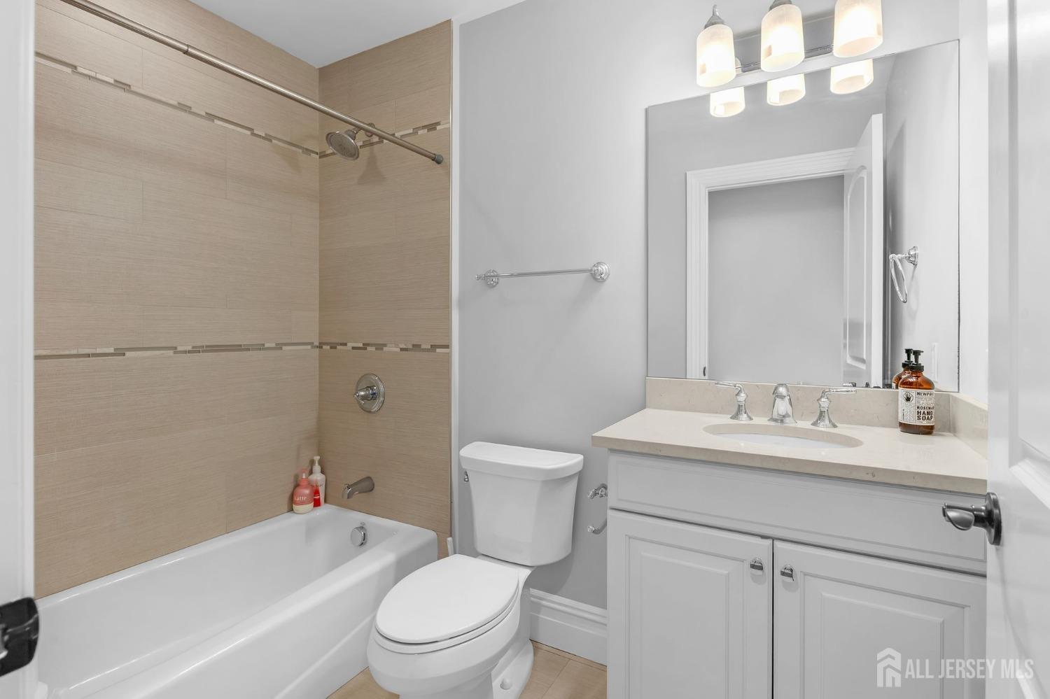 1355 NE Abbott Boulevard, Fort Lee, New Jersey image 34