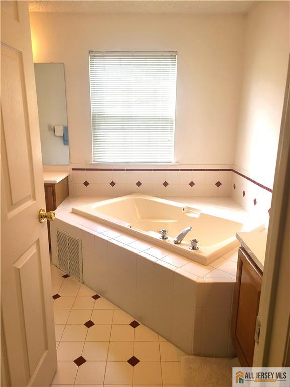 297 Prestwick Way #297, Edison, New Jersey image 24