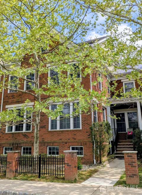 Townhouse For Sale - 10 Okeson Street<br/> Plainsboro, NJ 08536