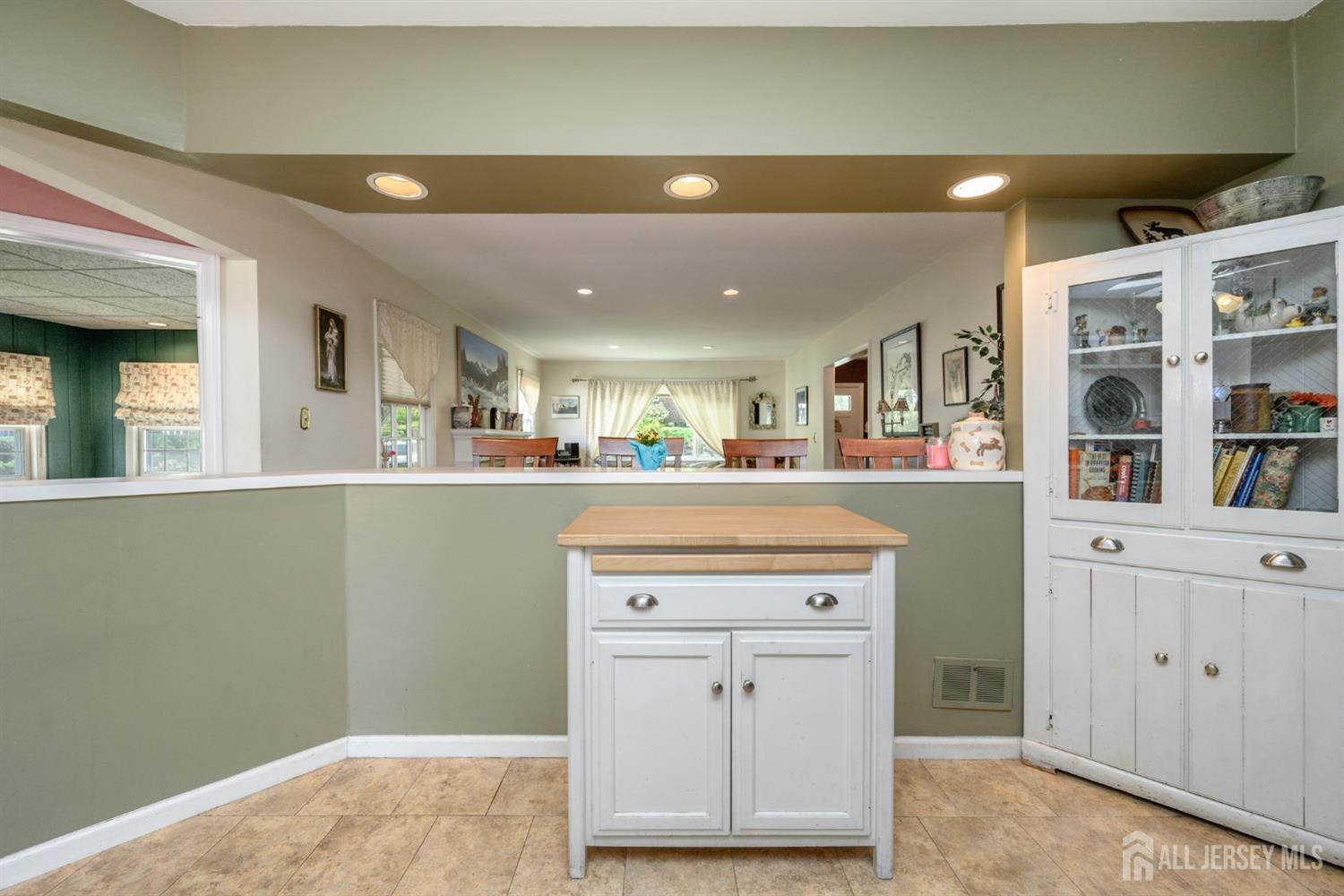 29 Lenox Terrace, West Orange, New Jersey image 16