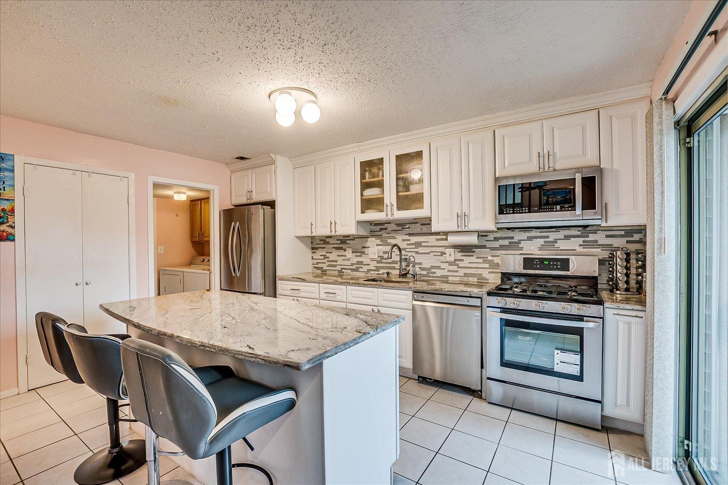 115 Kelly Drive, Edison, New Jersey image 16