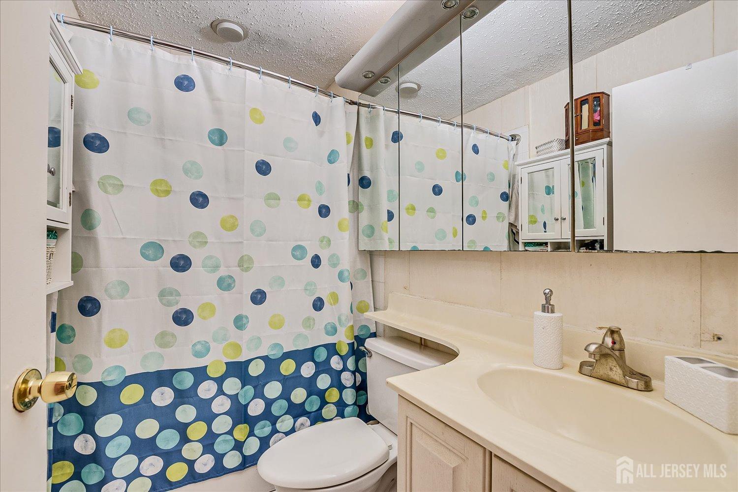 115 Kelly Drive, Edison, New Jersey image 26