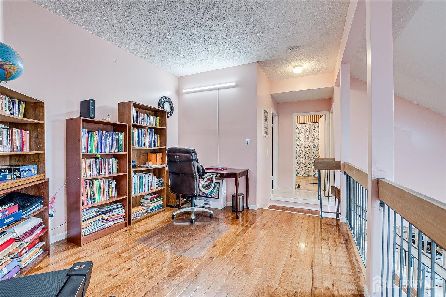 115 Kelly Drive, Edison, New Jersey image 22