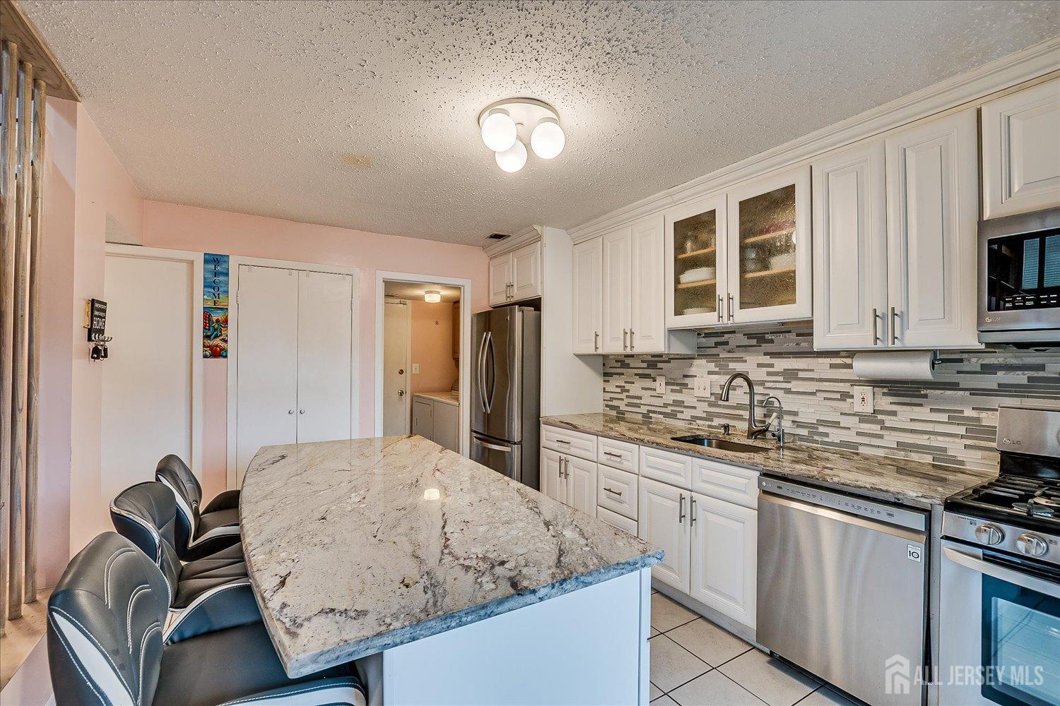 115 Kelly Drive, Edison, New Jersey image 17