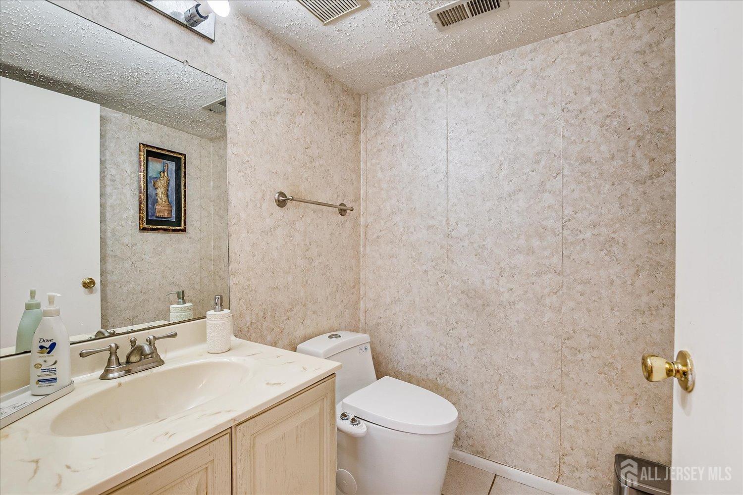115 Kelly Drive, Edison, New Jersey image 30