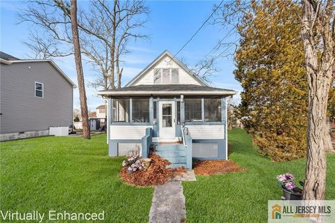 Homes For Sale - 638 Beachwood Boulevard<br/> Beachwood, NJ 08722